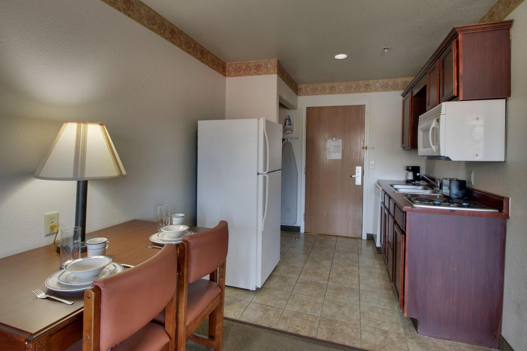 All Towne Suites Saint Robert Exterior photo